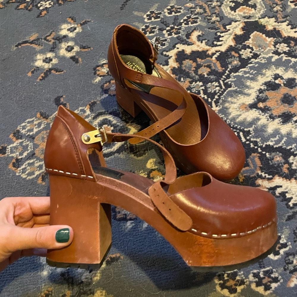 Swedish Hasbeens strappy clogs, size 8